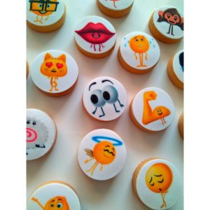 Pack 54 Mini Galletas Emoji en papel de azúcar.